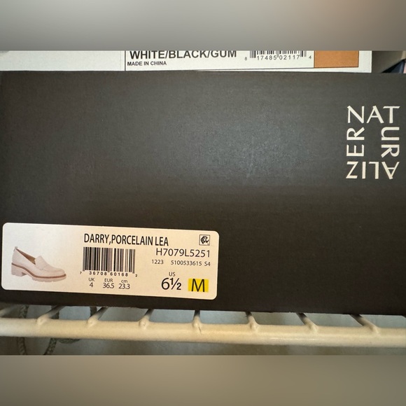 Naturizer “Darry” loafer 6.5 cream - Picture 6 of 6